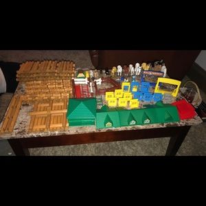 300 piece Lincoln Log set